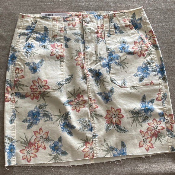 Seven7 Pale yellow Floral Utility Skirt Size 8 NWT - Picture 1 of 9